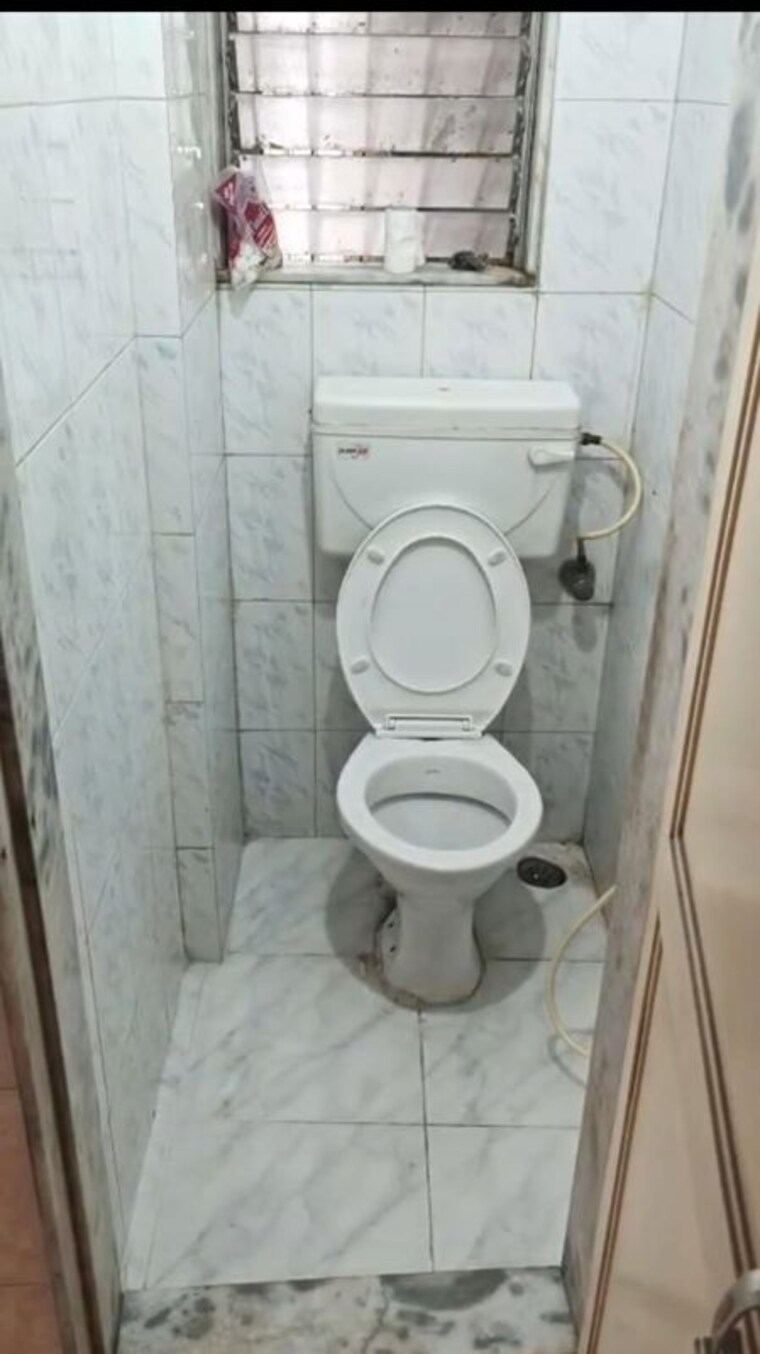 Bathroom, green-fields-apartment 1 Bedroom 450 Sq.Ft. Apartment In Andheri East Mumbai 10610058