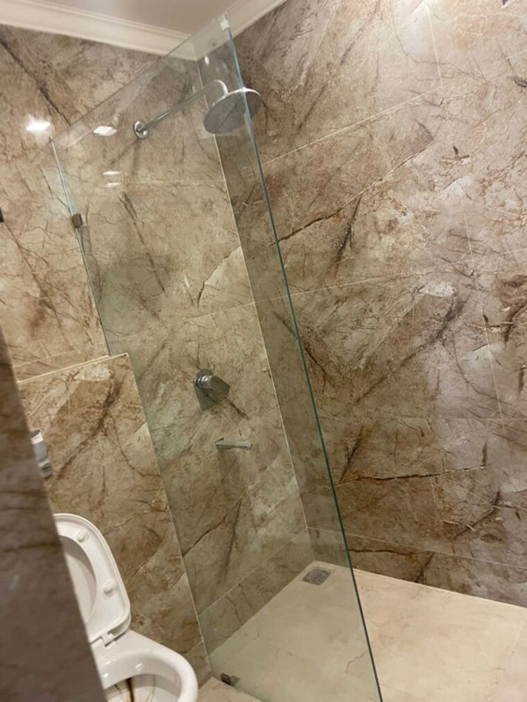 Bathroom, neharpar phase 1 3 Bedroom 2250 Sq.Ft. Builder Floor In Neharpar Phase 1 Faridabad 10610096