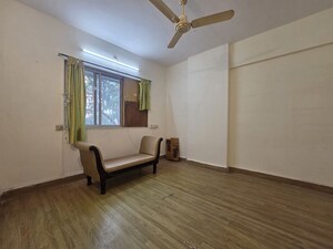 Room in 3 BHK Apartment at Doordarshan CHS, Goregaon East – for Rent