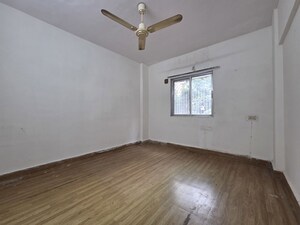 Room in 3 BHK Apartment at Doordarshan CHS, Goregaon East – for Rent