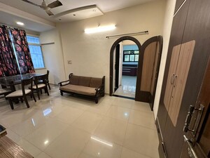 Team Area in 1 BHK Apartment at Salisbury Park – for Rent