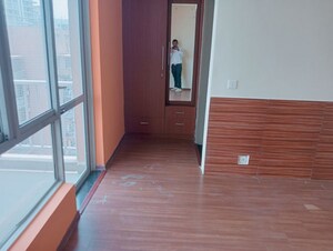 Room in 3.5 BHK Apartment at Orchid Petals, Sector 49 – for Rent