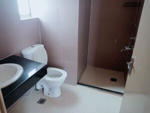Bathroom in 3.5 BHK Apartment at Orchid Petals, Sector 49 – for Rent