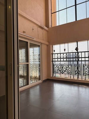 Room in 3.5 BHK Apartment at K Raheja Vistas Premiere, Mohammadwadi – for Rent