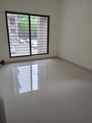 Room in 2 BHK Apartment at Skyi Songbirds, Bavdhan – for Rent