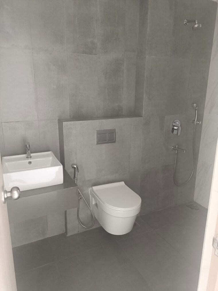 Bathroom, raj-infinia 4 Bedroom 1600 Sq.Ft. Apartment In Malad West Mumbai 10610123