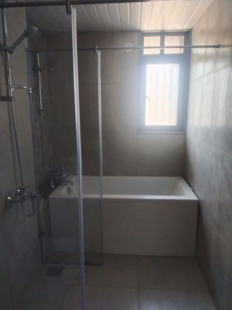 Bathroom, skyi-songbirds 3 Bedroom 1500 Sq.Ft. Apartment In Bavdhan Pune 10610143