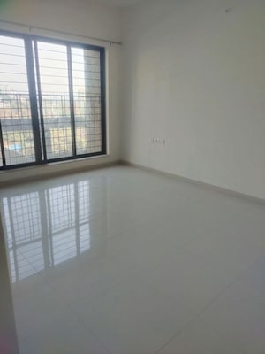 Room in 3 BHK Apartment at Skyi Songbirds, Bavdhan – for Rent