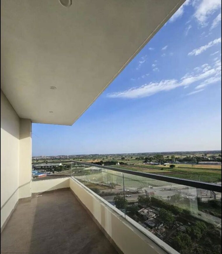 Balcony, skyline-elevate 3 Bedroom 1700 Sq.Ft. Apartment In Ramgarh Bhudda Zirakpur 10610153