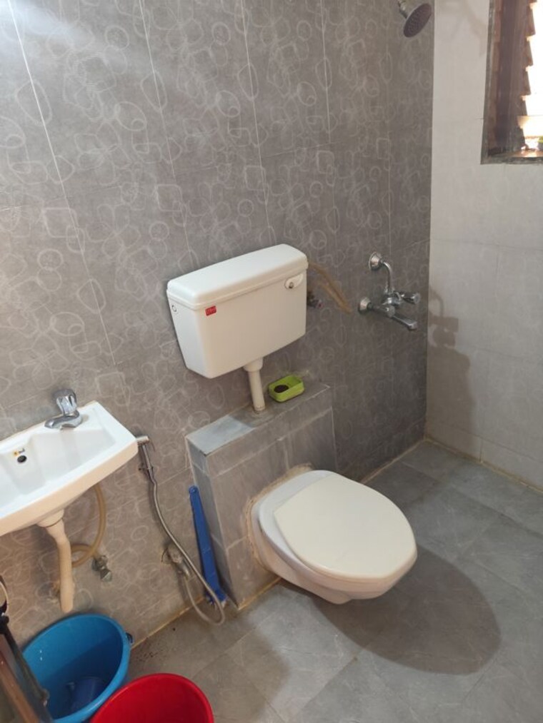 Bathroom, squarefeet-grand-square 1 Bedroom 850 Sq.Ft. Apartment In Anand Nagar Thane 10610177