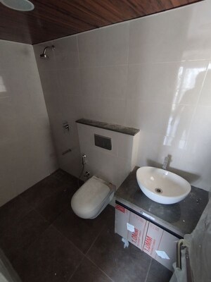 Bathroom in 5 BHK Apartment at Shapoorji Pallonji BKC 28, Bandra East – for Rent