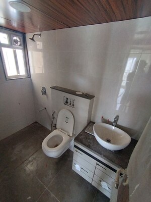 Bathroom in 5 BHK Apartment at Shapoorji Pallonji BKC 28, Bandra East – for Rent