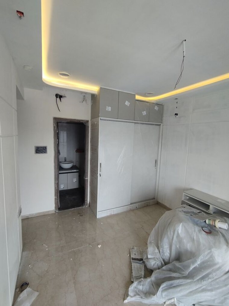 Bathroom, shapoorji-pallonji-bkc-28 5 Bedroom 1350 Sq.Ft. Apartment In Bandra East Mumbai 10610192
