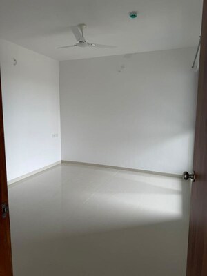 Room in 2 BHK Apartment at Goel Ganga Utopia, Bavdhan – for Rent