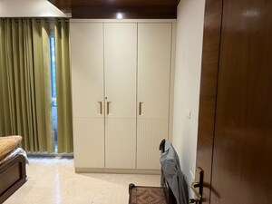 Furnished Amenities in 2.5 BHK Builder Floor at Smart World Orchard, Sector 61 – for Rent