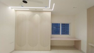Room in 4 BHK Apartment at Prestige Beverly Hills, Kokapet – for Rent
