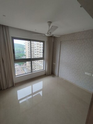 Room in 2 BHK Apartment at Hiranandani Highland, Powai – for Rent
