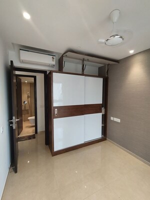 Room in 2 BHK Apartment at Hiranandani Highland, Powai – for Rent