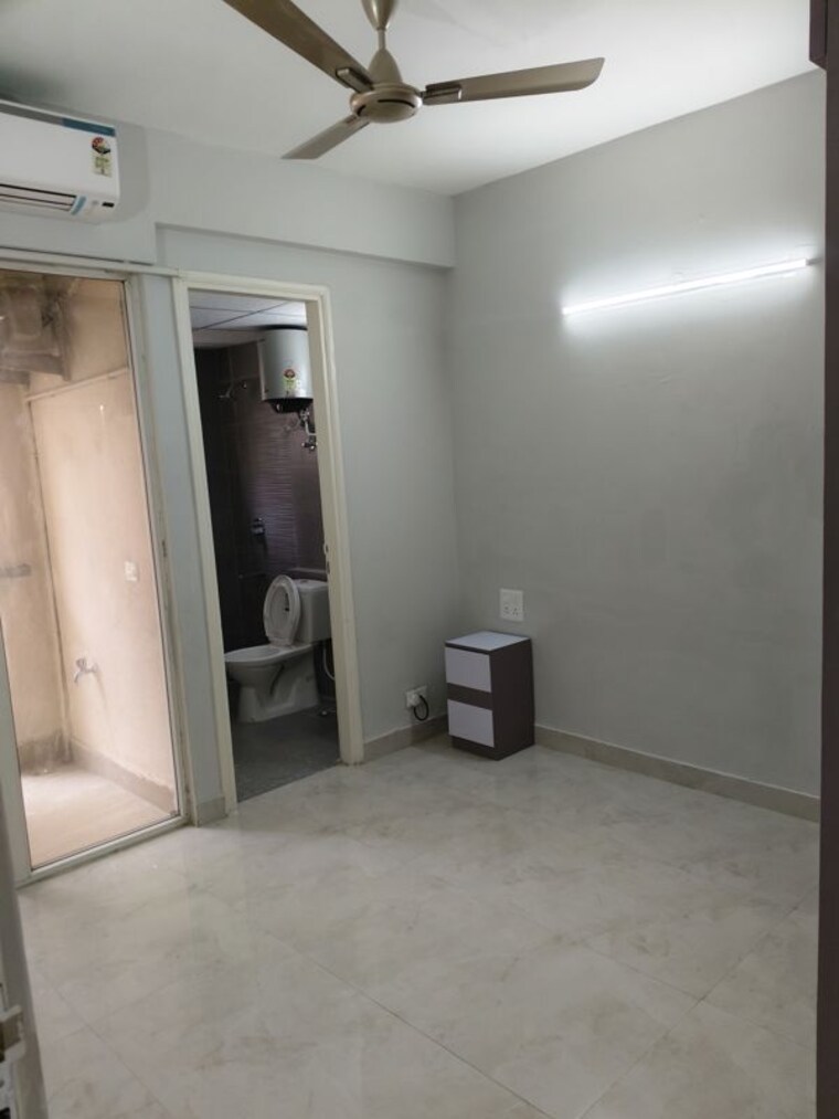 Room, signature-global-city 3 Bedroom 1300 Sq.Ft. Apartment In Sector 37d Gurgaon 10610258