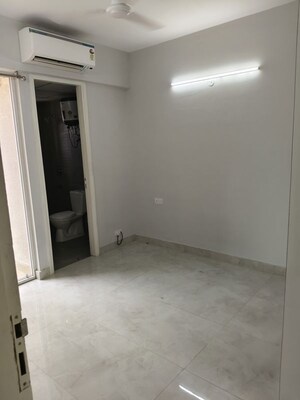 Room in 3 BHK Apartment at Signature Global City, Sector 37d – for Rent