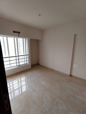 Room in 1 BHK Apartment at Meru Yojan One, Kurla West – for Rent