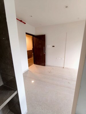 Room in 1 BHK Apartment at Meru Yojan One, Kurla West – for Rent
