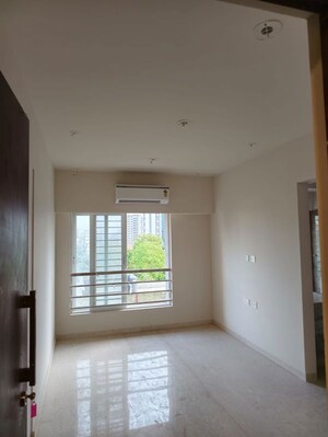 Room in 1 BHK Apartment at Meru Yojan One, Kurla West – for Rent