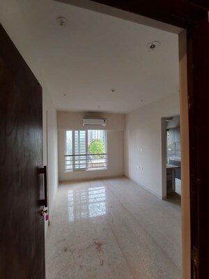 Room in 1 BHK Apartment at Meru Yojan One, Kurla West – for Rent