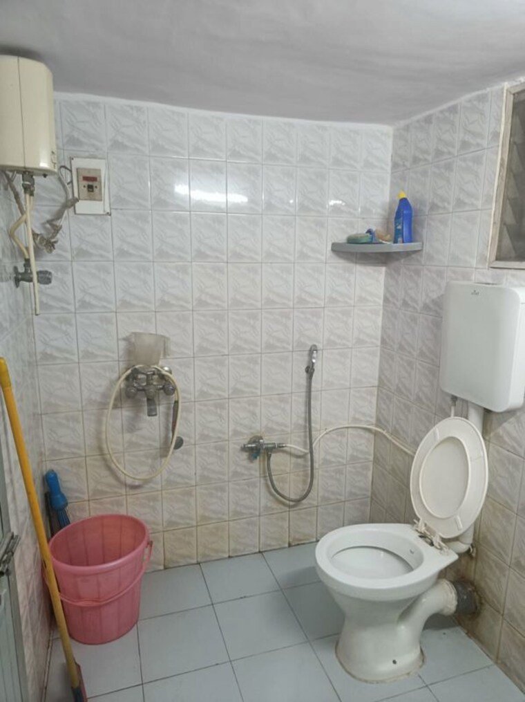 Bathroom, rutu-towers 2 Bedroom 780 Sq.Ft. Apartment In Ghodbunder Road Thane 10579131