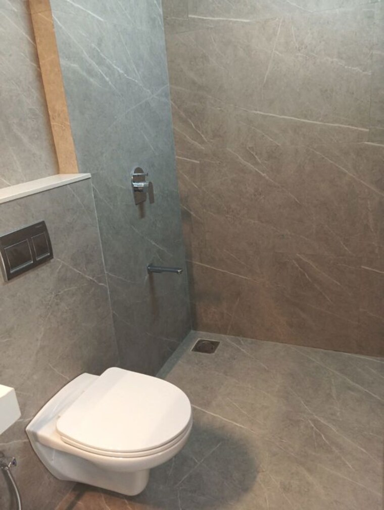 Bathroom, shreeji-bkc-crown 1 Bedroom 445 Sq.Ft. Apartment In Kurla West Mumbai 10610278