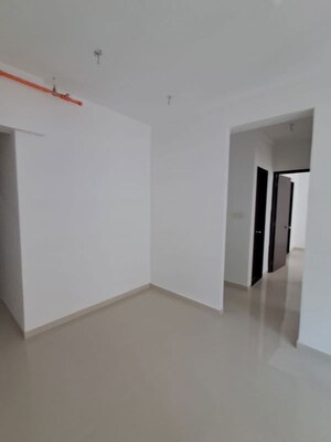 2 BHK Apartment For Rent in UK Iridium, Kandivali East