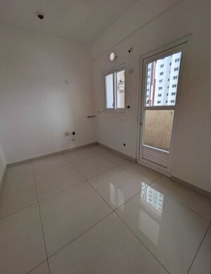Room in 3 BHK Apartment at Aparna Zenon, Puppalaguda – for Sale