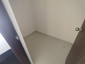 Furnished Amenities in 4 BHK Apartment at Kapur Bawdi – for Rent