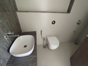 Bathroom in 4 BHK Apartment at Kapur Bawdi – for Rent
