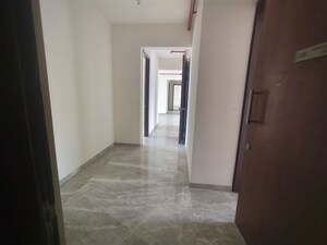 Room in 4 BHK Apartment at Kapur Bawdi – for Rent
