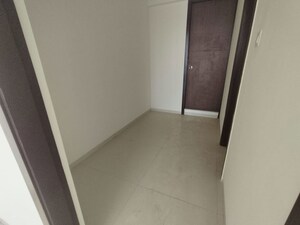 Room in 4 BHK Apartment at Kapur Bawdi – for Rent