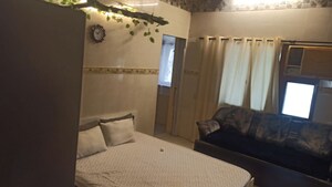2 BHK Apartment For Rent in Shankar Darshan, Vile Parle West