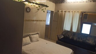 2 BHK + Study Room Apartment For Rent in Shankar Darshan in Vile Parle West, Mumbai