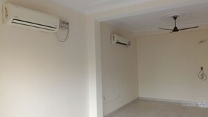 3 BHK Builder Floor For Rent in South City 1