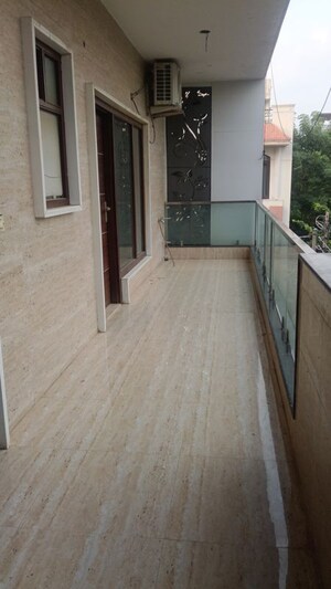 Balcony in 3 BHK Builder Floor at South City 1 – for Rent