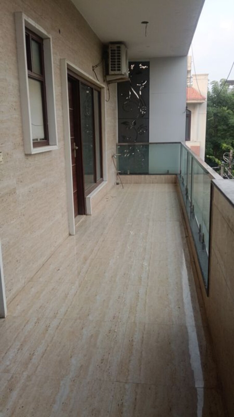 Balcony, south city 1 3 Bedroom 2850 Sq.Ft. Builder Floor In South City 1 Gurgaon 10610263