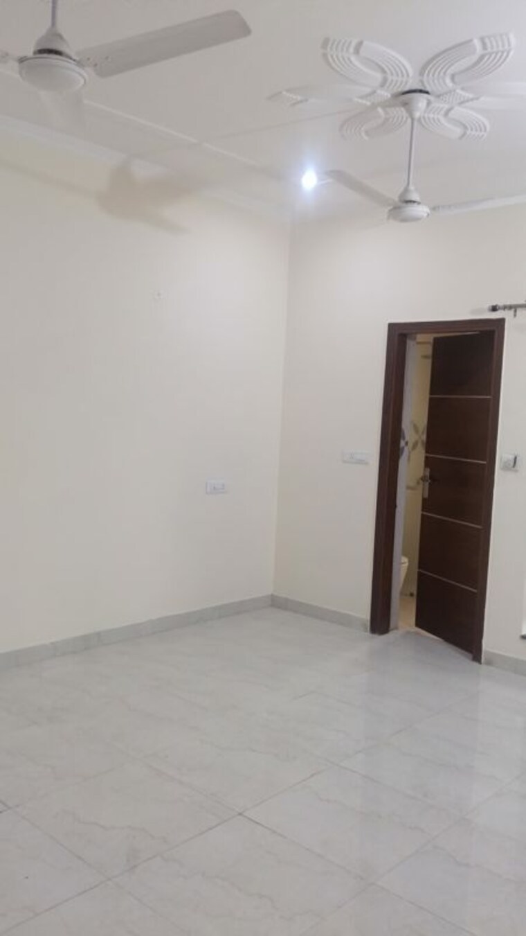 Room, south city 1 3 Bedroom 2850 Sq.Ft. Builder Floor In South City 1 Gurgaon 10610263