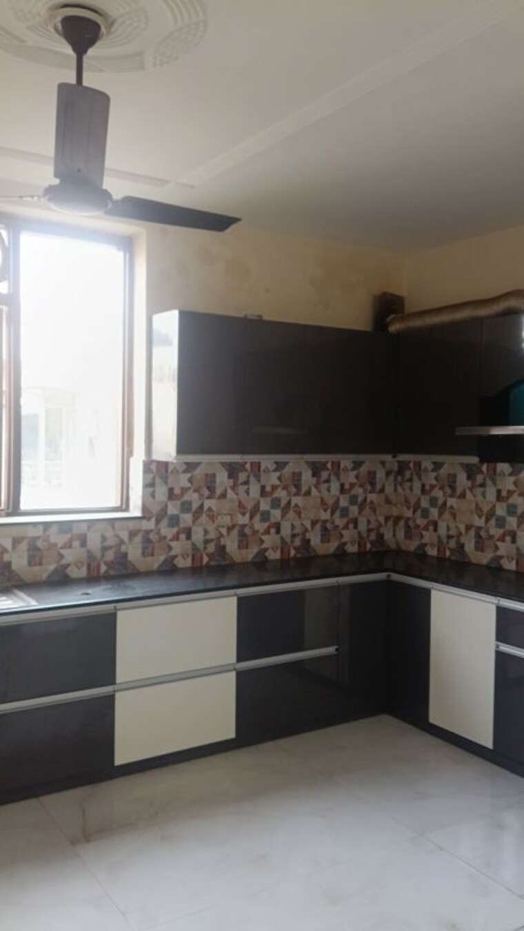 Kitchen, south city 1 3 Bedroom 2850 Sq.Ft. Builder Floor In South City 1 Gurgaon 10610263