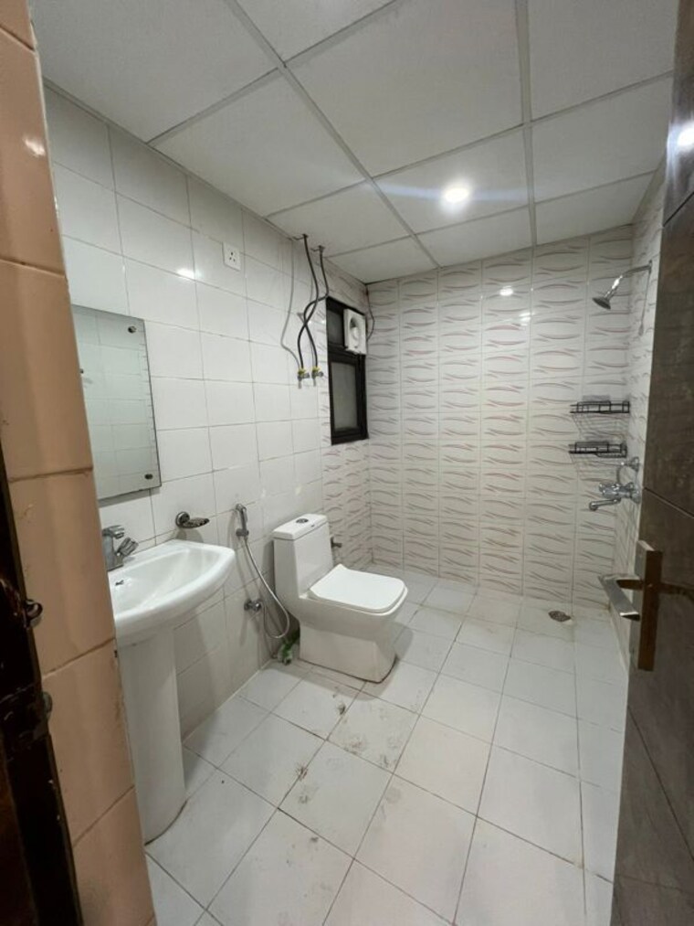 Bathroom, ansal-celebrity-meadows 2 Bedroom 1298 Sq.Ft. Apartment In Sushant Golf City Lucknow 10610317