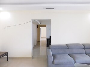 Room in 2 BHK Apartment at Lake avenue CHS, Powai – for Rent