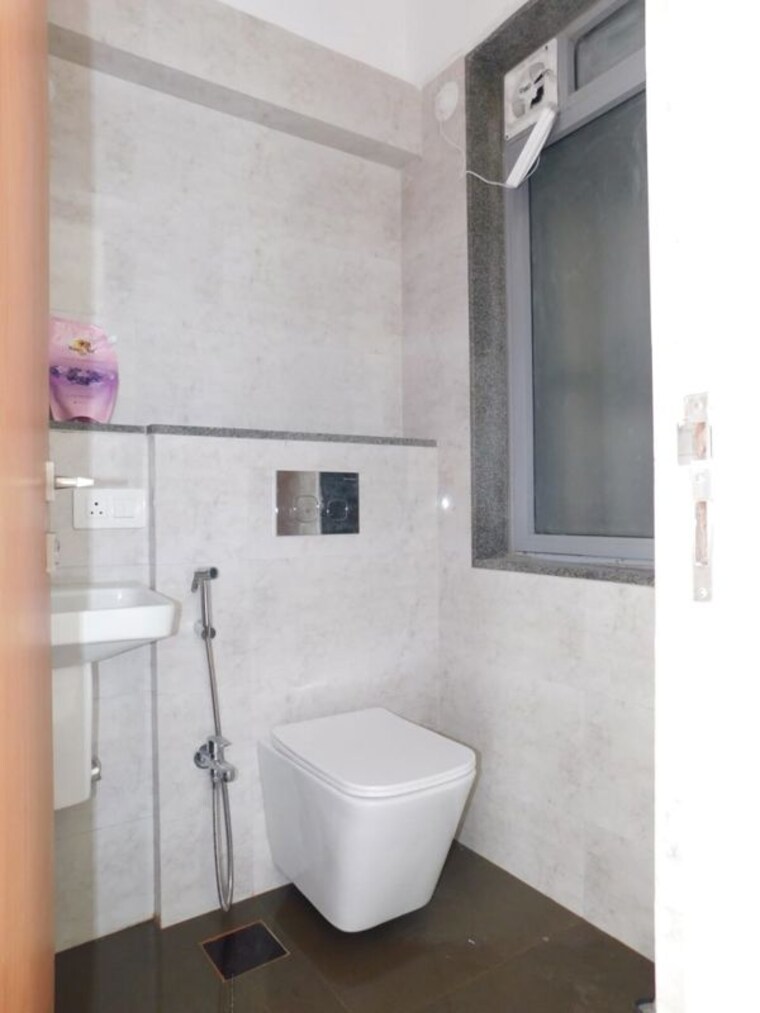 Bathroom, dynamix-avanya 2 Bedroom 612 Sq.Ft. Apartment In Dahisar East Mumbai 10610319