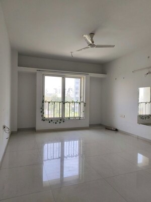 Room in 3.5 BHK Apartment at Vascon Forest County, Kharadi – for Rent
