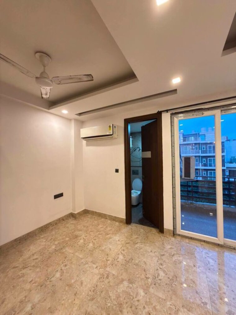 Room, saket 4 Bedroom 300 Sq.Yd. Builder Floor In Saket Delhi 10610331