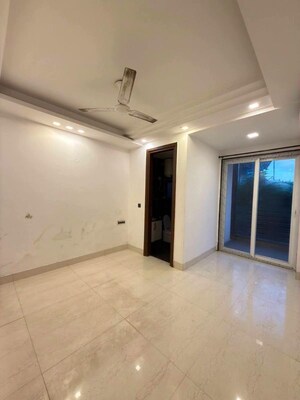 Room in 4 BHK Builder Floor at Saket – for Sale
