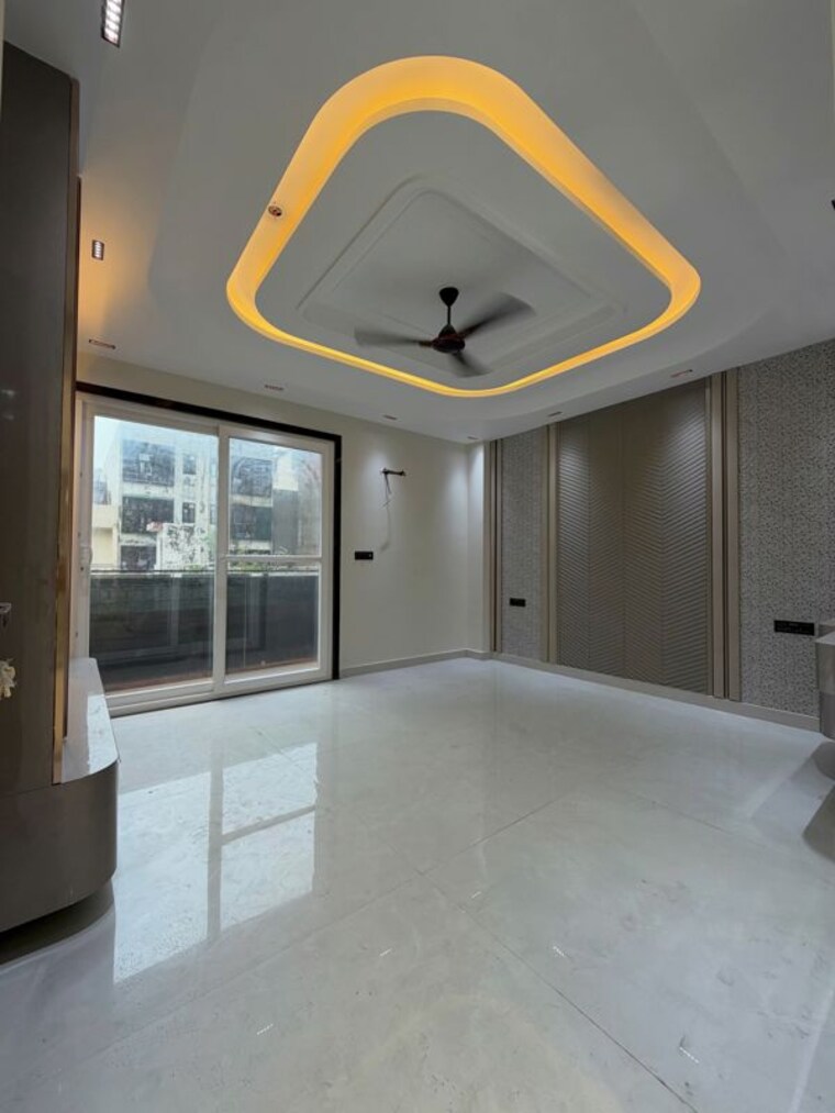 Room, saket 5 Bedroom 320 Sq.Yd. Builder Floor In Saket Delhi 10610322